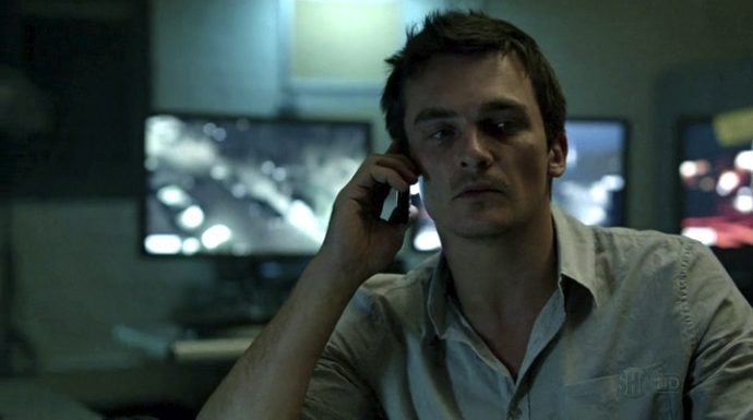 los-personajes-de-television-que-han-muerto-este-ano-por-sorpresa {keyword}