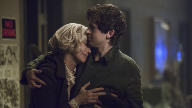 10-series-que-tienen-a-las-familias-mas-locas-de-la-television {keyword}