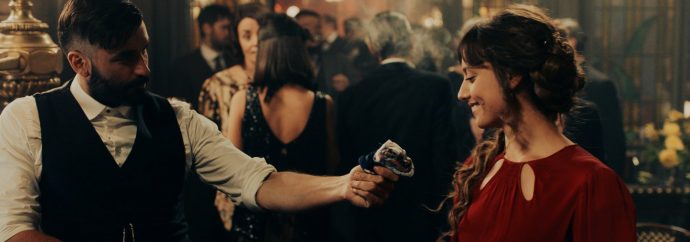 lluvia-de-criticas-a-tve-por-el-estreno-de-su-nueva-serie-el-continental {keyword}